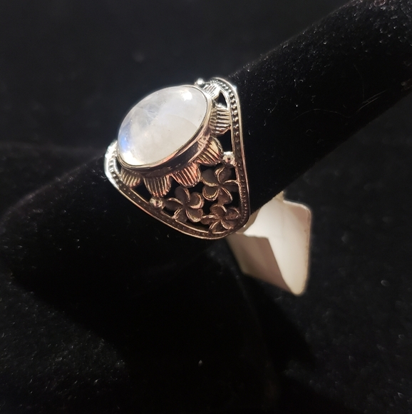 Rainbow Moonstone Flower Ring ~ 925 Sterling Silver - Picture 10 of 16